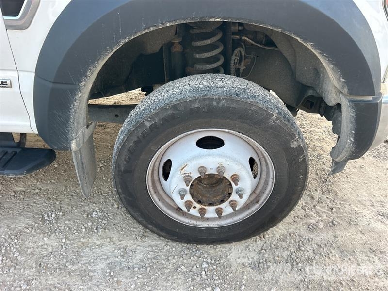 Ford F-450 XL 4x2 Extended Cab Utility Truck Flakbilar/Pickuper