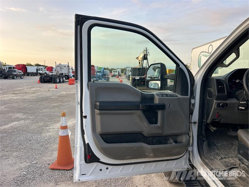 Ford F-450 XL 4x2 Extended Cab Utility Truck Flakbilar/Pickuper