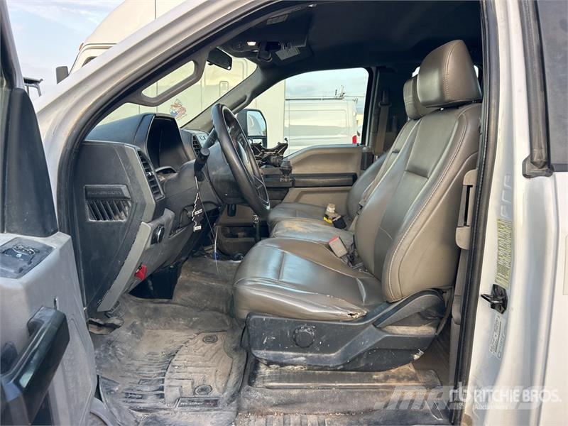 Ford F-450 XL 4x2 Extended Cab Utility Truck Flakbilar/Pickuper