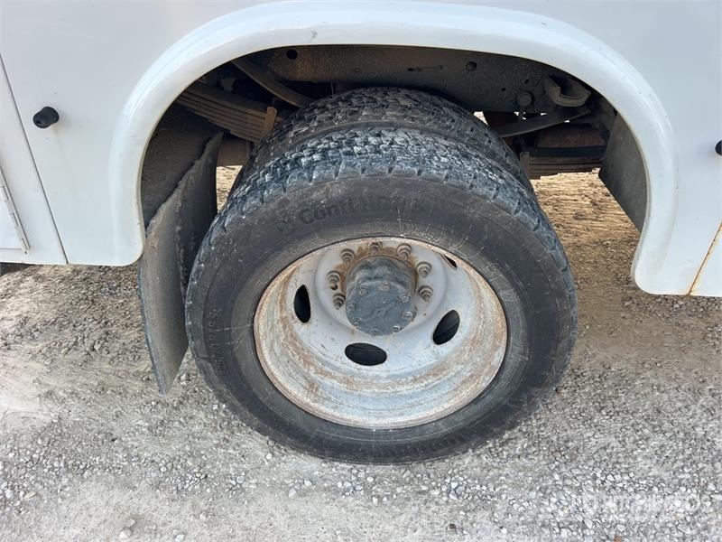 Ford F-450 XL 4x2 Extended Cab Utility Truck Flakbilar/Pickuper