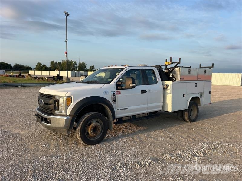 Ford F-450 XL 4x2 Extended Cab Utility Truck Flakbilar/Pickuper