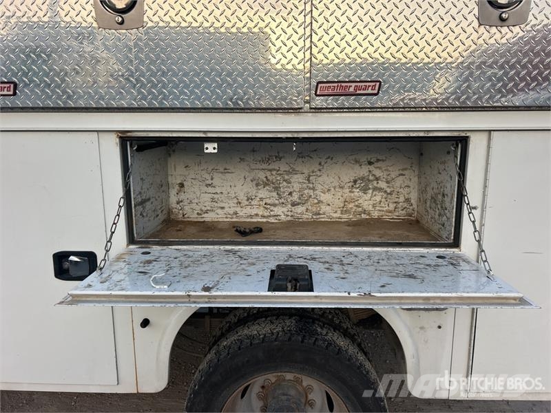 Ford F-450 XL 4x2 Extended Cab Utility Truck Flakbilar/Pickuper