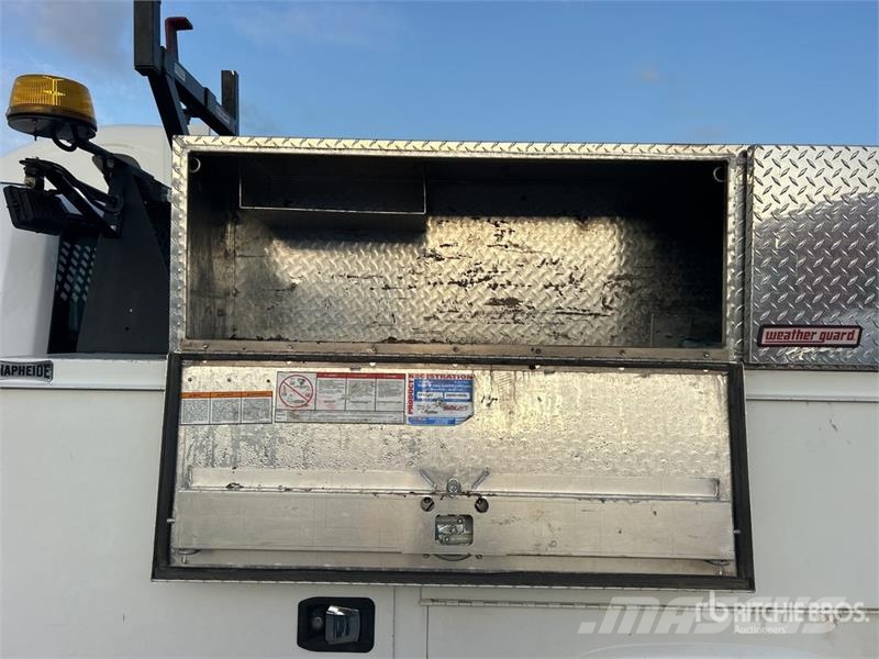 Ford F-450 XL 4x2 Extended Cab Utility Truck Flakbilar/Pickuper