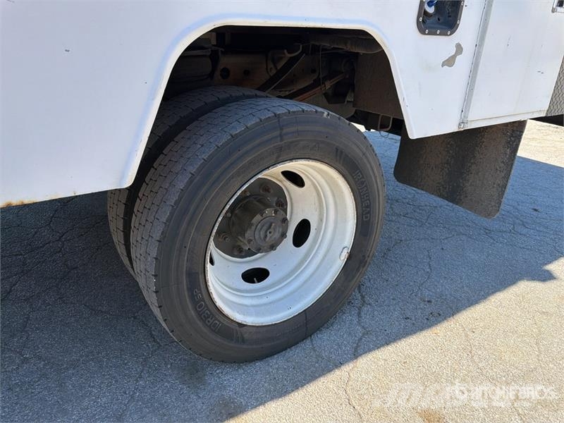 Ford F-450 XL 4x2 Utility Truck Prekucniki