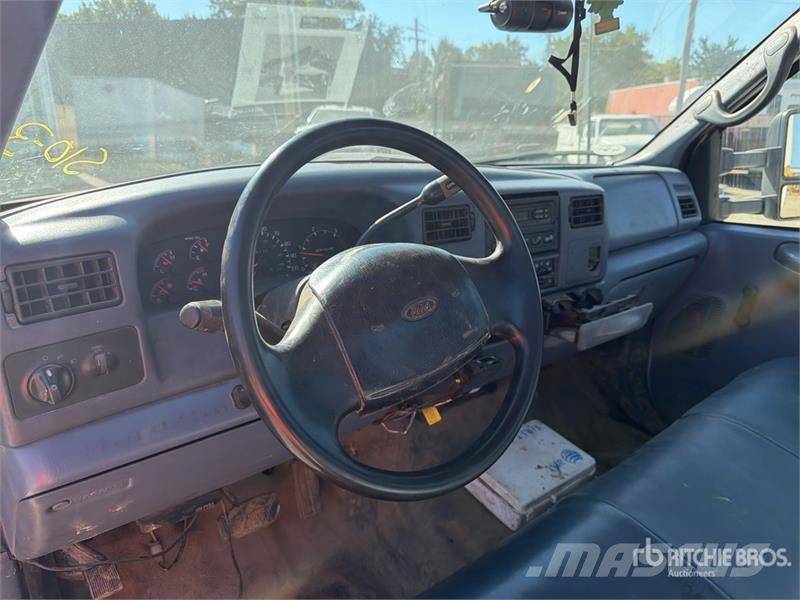 Ford F-450 XL 4x2 Utility Truck Prekucniki