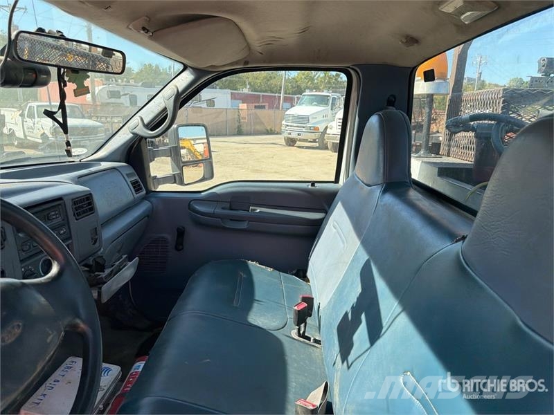 Ford F-450 XL 4x2 Utility Truck Prekucniki
