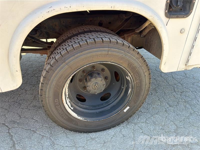 Ford F-450 XL 4x2 Utility Truck Prekucniki