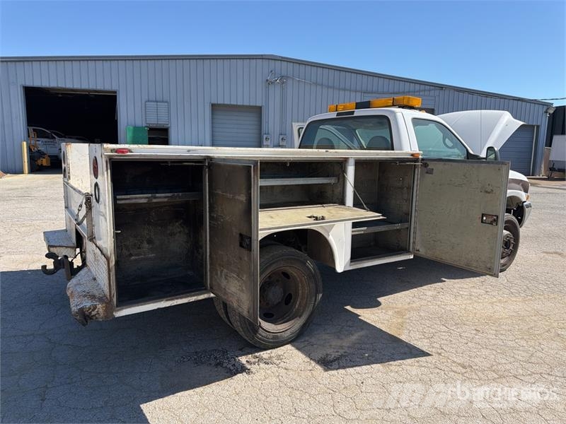 Ford F-450 XL 4x2 Utility Truck Prekucniki