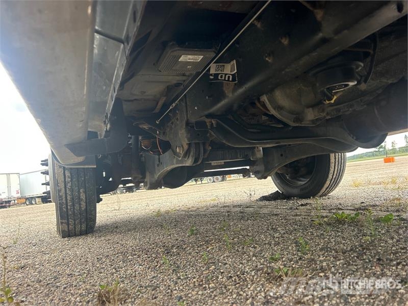 Ford F-450 XL 4x4 Crew Cab Utility Truck (Inoperable) 皮卡.傳統半斗卡車/側卸板