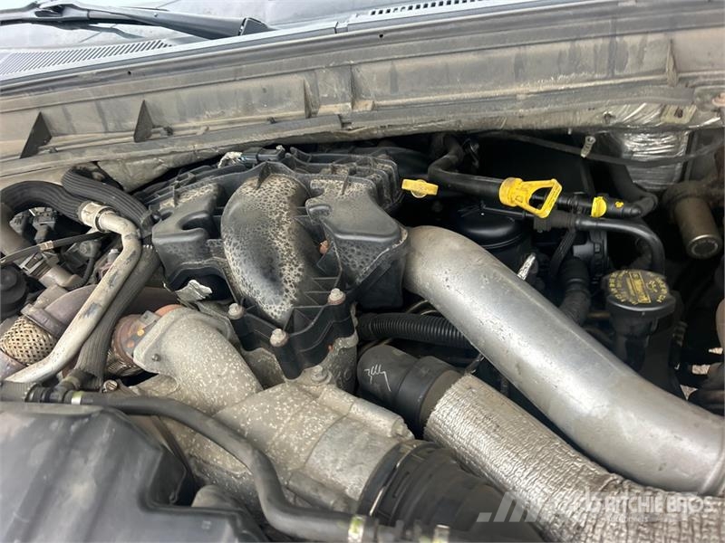 Ford F-450 XL 4x4 Crew Cab Utility Truck (Inoperable) 皮卡.傳統半斗卡車/側卸板