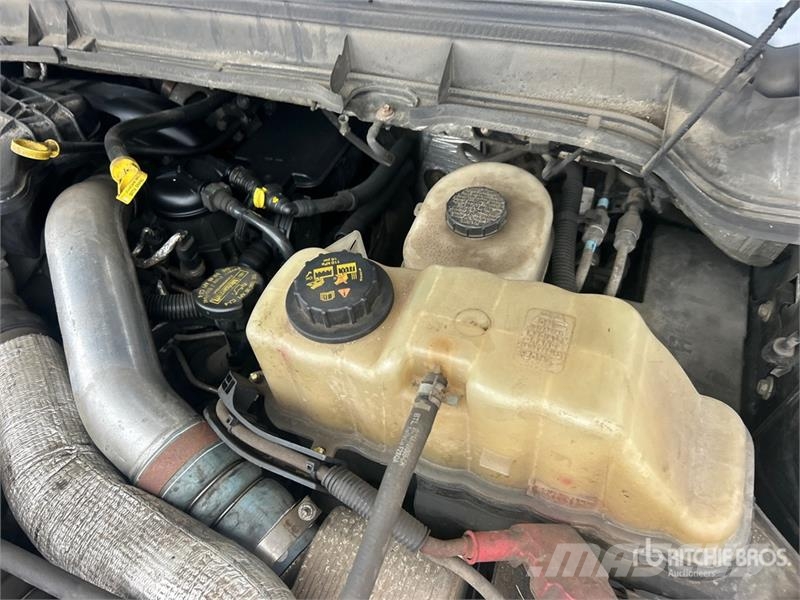 Ford F-450 XL 4x4 Crew Cab Utility Truck (Inoperable) 皮卡.傳統半斗卡車/側卸板