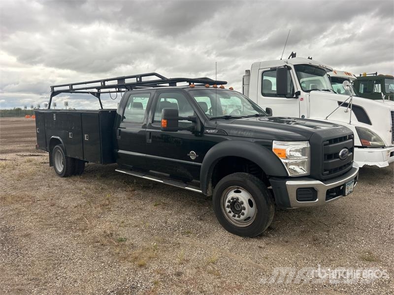 Ford F-450 XL 4x4 Crew Cab Utility Truck (Inoperable) 皮卡.傳統半斗卡車/側卸板
