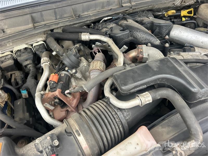 Ford F-450 XL 4x4 Crew Cab Utility Truck (Inoperable) 皮卡.傳統半斗卡車/側卸板