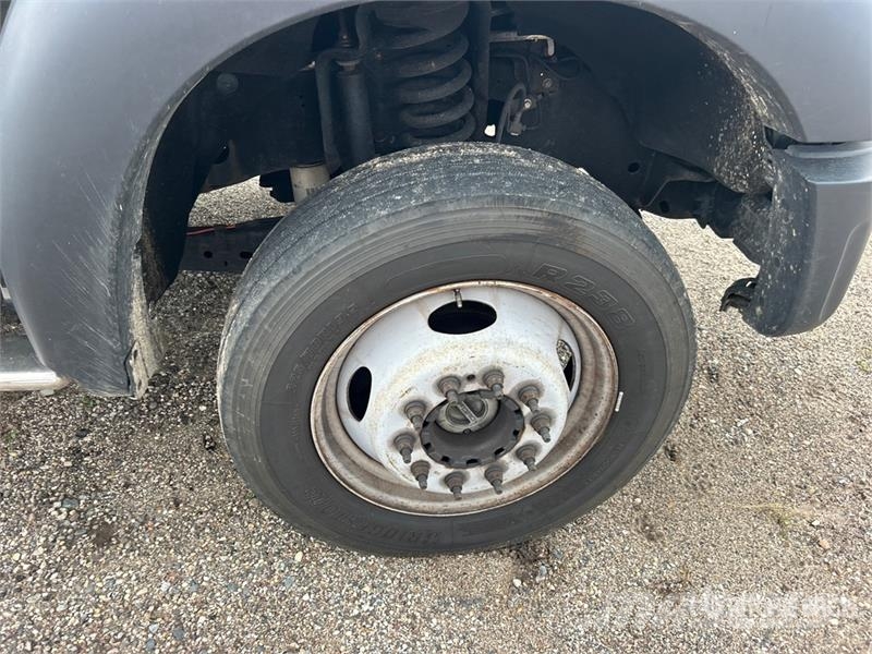 Ford F-450 XL 4x4 Crew Cab Utility Truck (Inoperable) 皮卡.傳統半斗卡車/側卸板