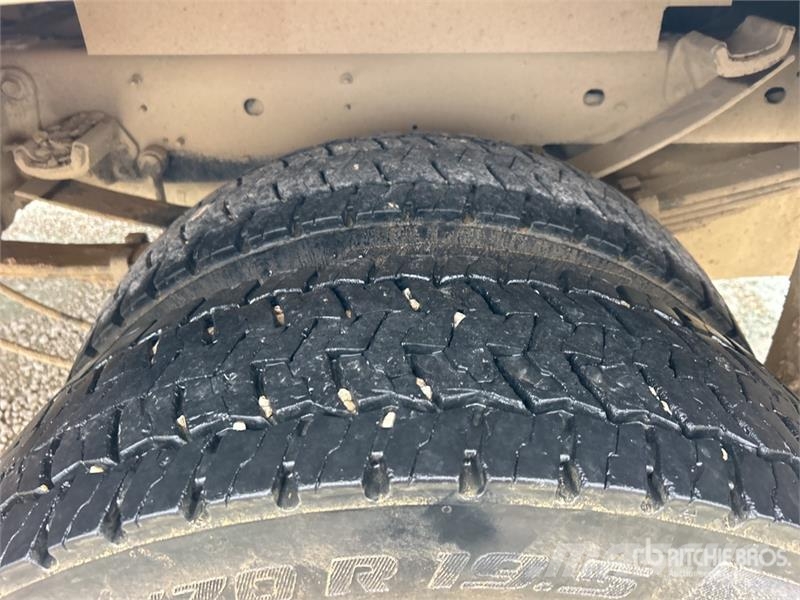 Ford F-450 XL 4x4 Extended Cab Utility Truck Madelkaubikud