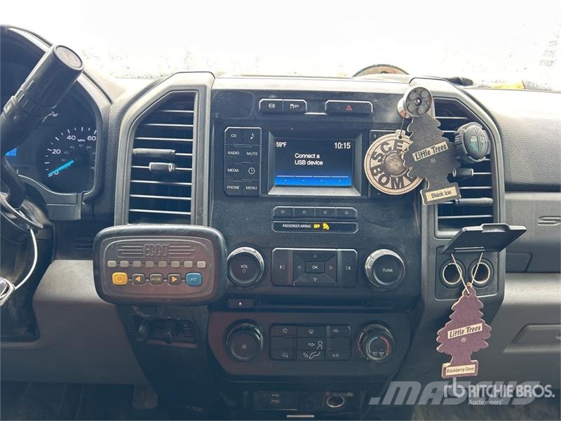 Ford F-450 XL 4x4 Extended Cab Utility Truck Madelkaubikud