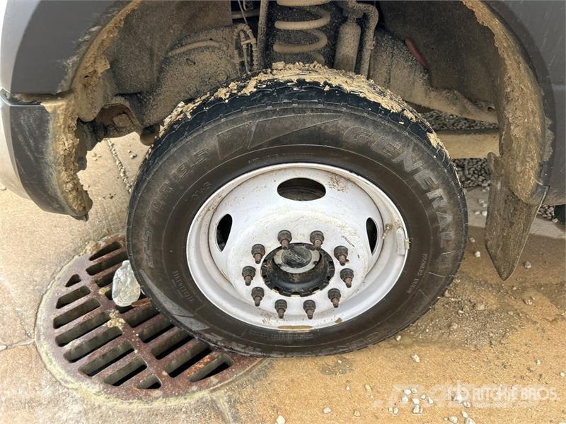 Ford F-450 XL 4x4 Extended Cab Utility Truck Madelkaubikud