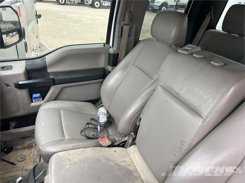 Ford F-450 XL 4x4 Extended Cab Utility Truck Madelkaubikud