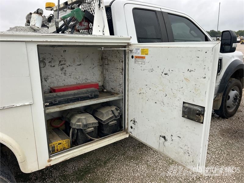 Ford F-450 XL 4x4 Extended Cab Utility Truck Madelkaubikud