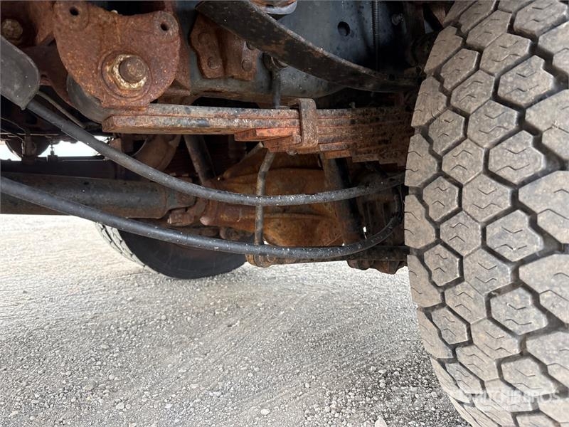 Ford F-550 卡車裝載高空作業車