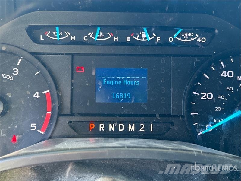 Ford F-550 Nostolava-autot