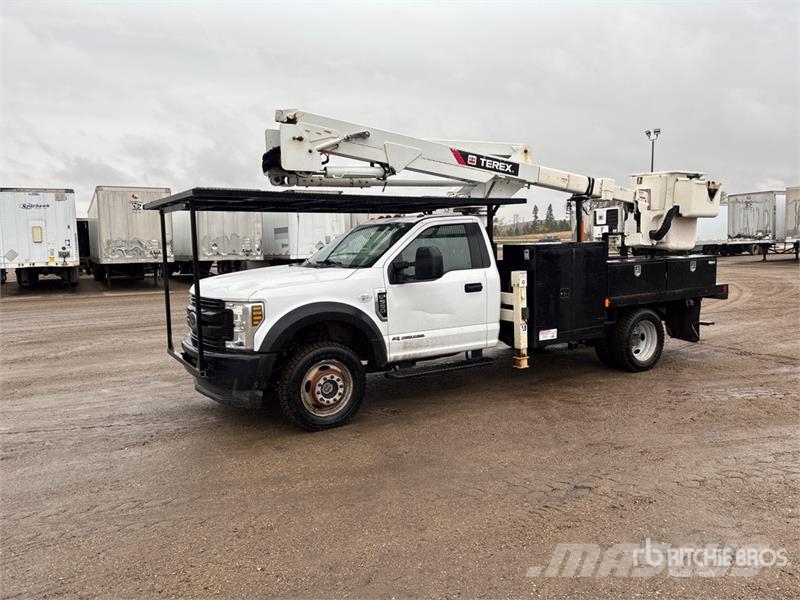 Ford F-550 Plataformas sobre camión