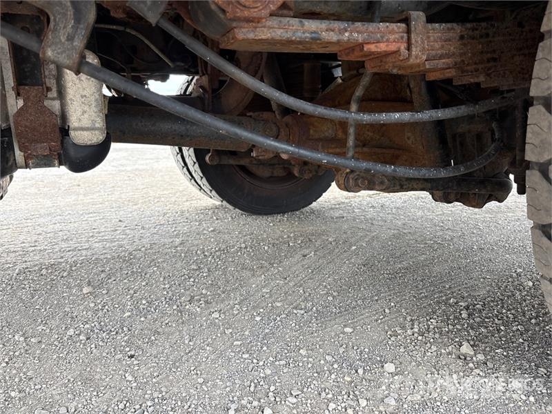 Ford F-550 卡車裝載高空作業車