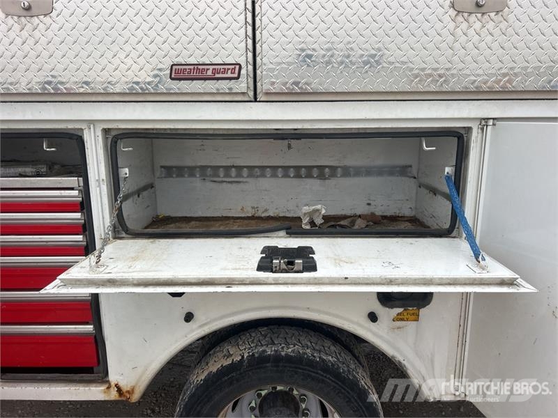 Ford F-550 Pacēlāji uz automašīnas bāzes