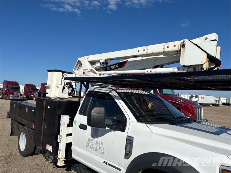 Ford F-550 Auto korpe