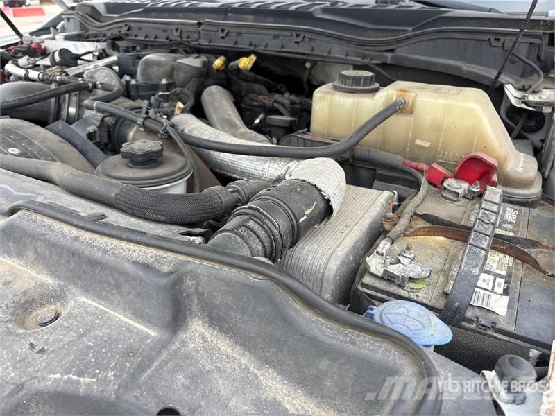 Ford F-550 卡車裝載高空作業車
