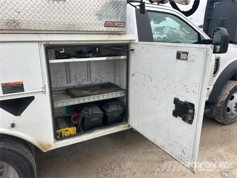 Ford F-550 Pacēlāji uz automašīnas bāzes