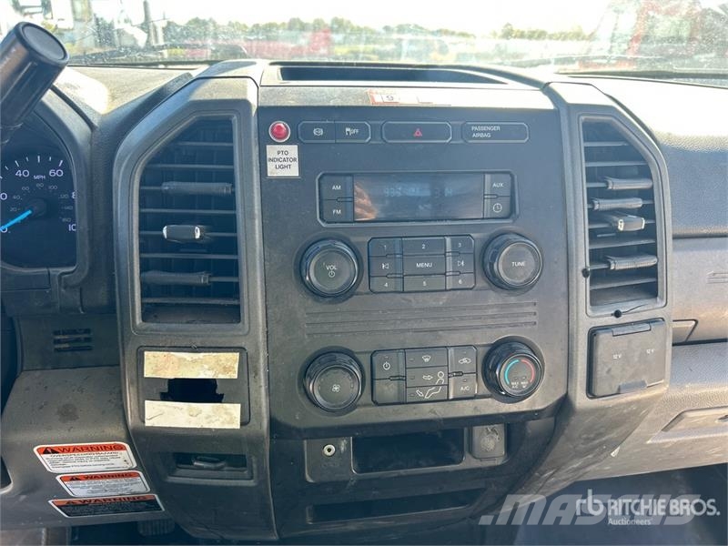 Ford F-550 Nostolava-autot
