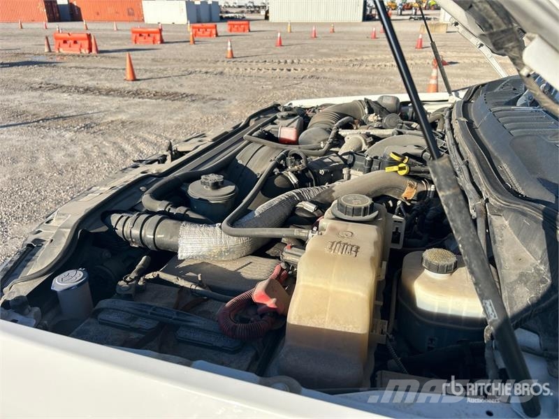 Ford F-550 Nostolava-autot