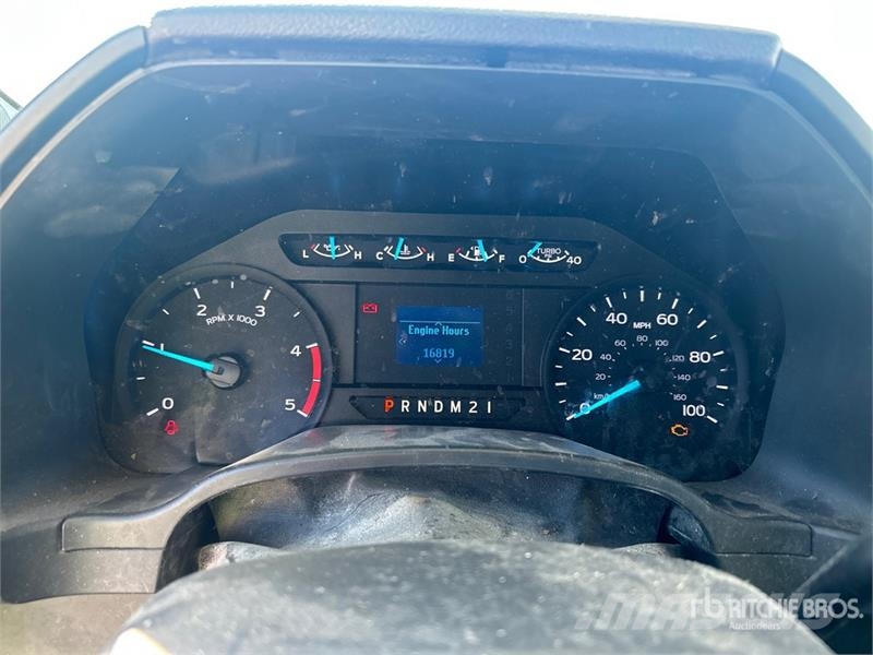 Ford F-550 Nostolava-autot