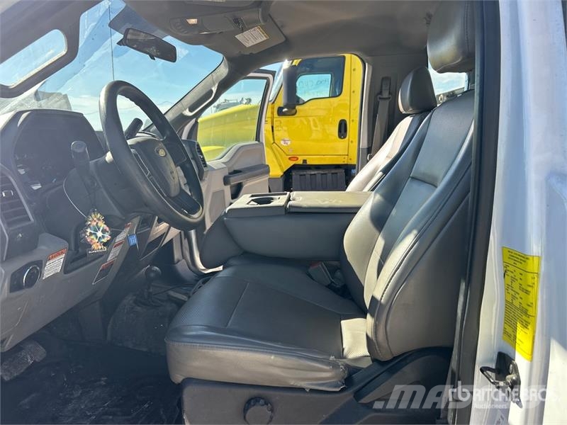 Ford F-550 Nostolava-autot