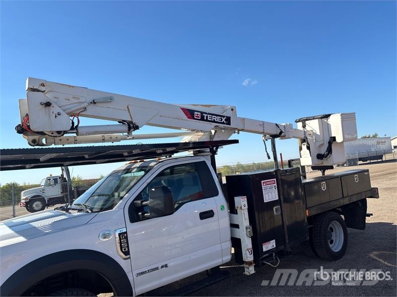 Ford F-550 Auto korpe