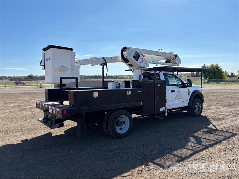 Ford F-550 Auto korpe