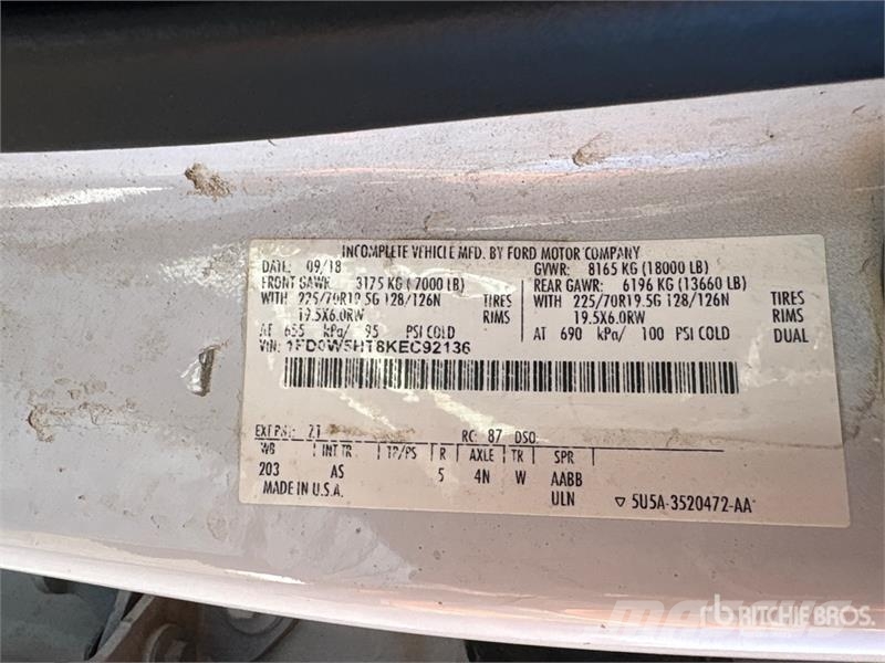 Ford F-550 Truck mounted platforms