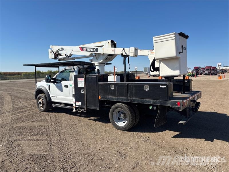 Ford F-550 Auto korpe