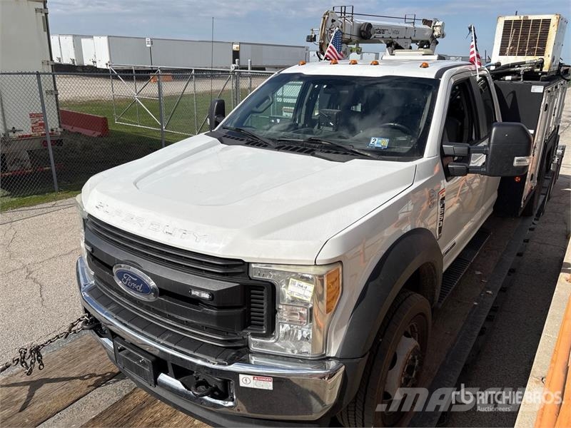 Ford F-550 مركبات الأغراض العامة