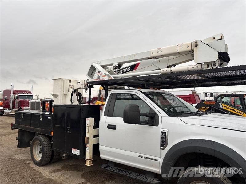 Ford F-550 Plataformas sobre camión