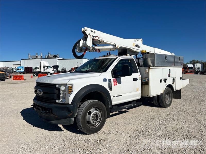 Ford F-550 Nostolava-autot