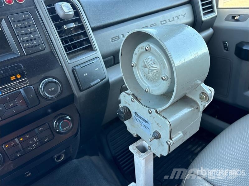 Ford F-550 Truck mounted platforms