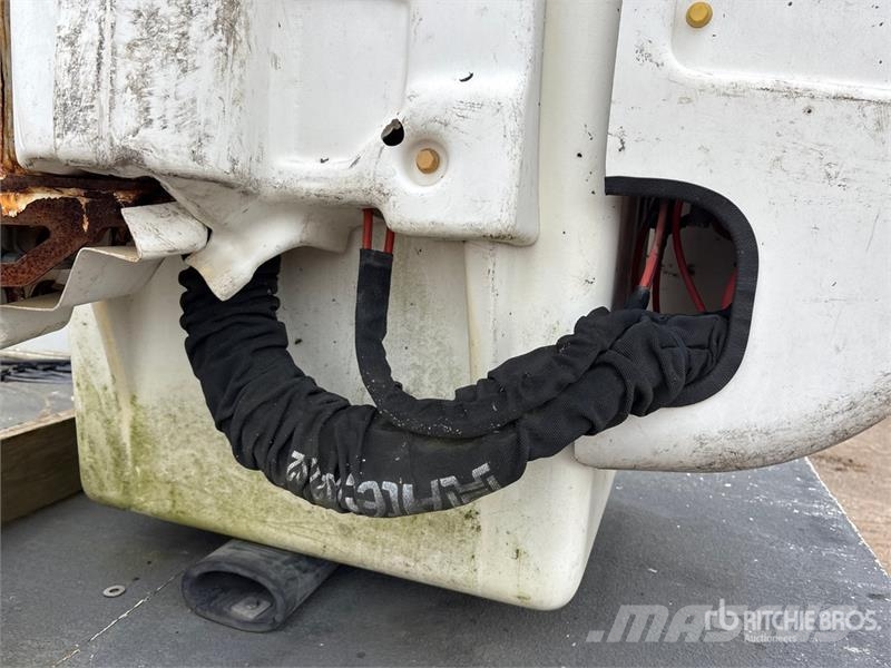 Ford F-550 卡車裝載高空作業車