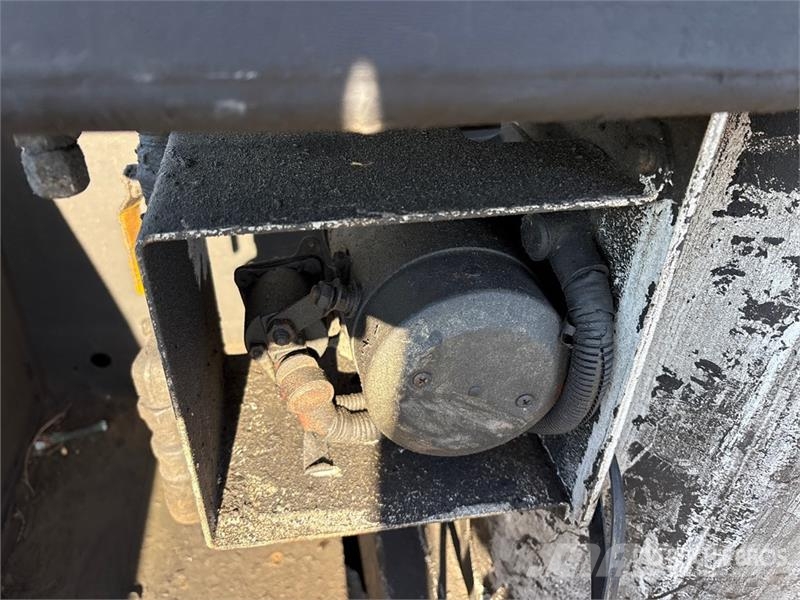 Ford F-550 Truck mounted platforms