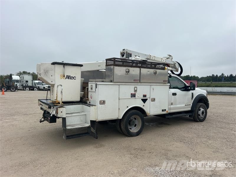 Ford F-550 Pacēlāji uz automašīnas bāzes