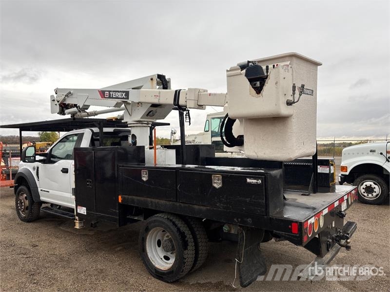 Ford F-550 Plataformas sobre camión