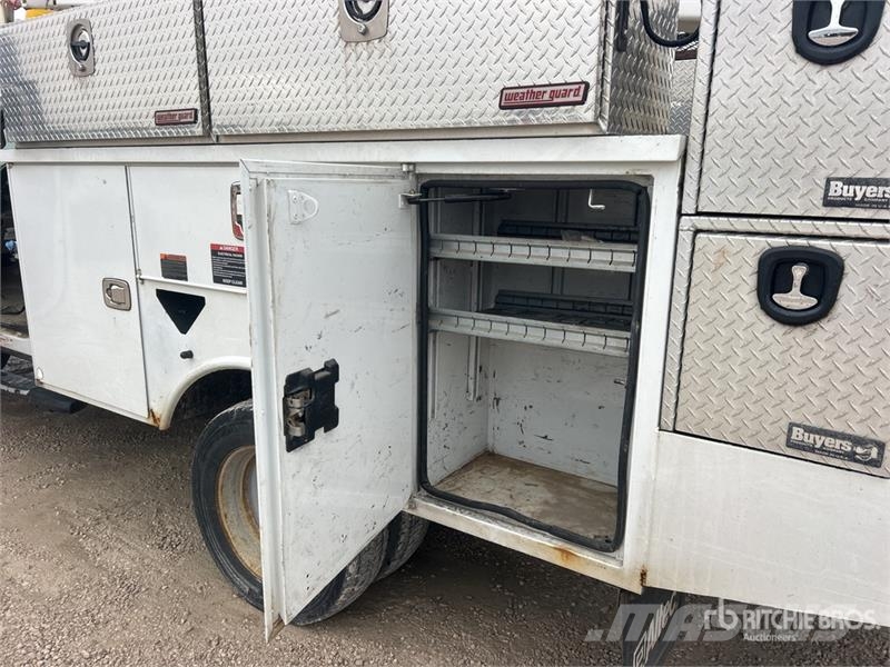 Ford F-550 Pacēlāji uz automašīnas bāzes