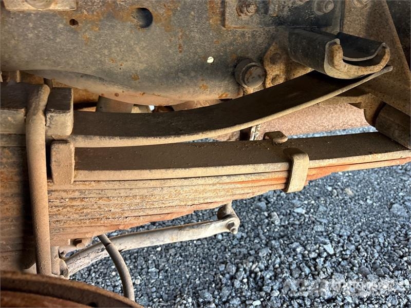 Ford F-550 Truck mounted platforms