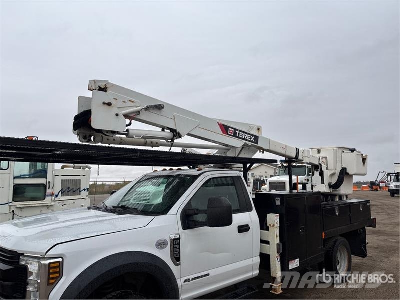 Ford F-550 Plataformas sobre camión